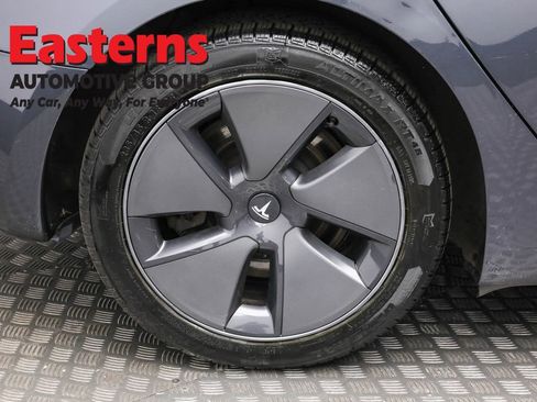 Used 2023 Tesla Model 3 Standard Range image 27