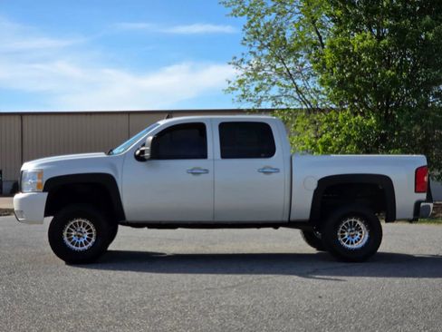 Used 2011 Chevrolet Silverado 1500 LT w/ All-Star Edition image 2