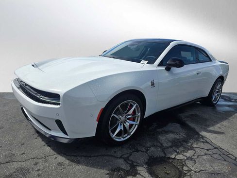 Used 2024 Dodge Charger Daytona Scat Pack w/ Plus Group AWD/4WD image 7