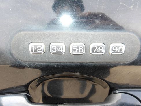 Used 2009 Ford Edge SEL image 18