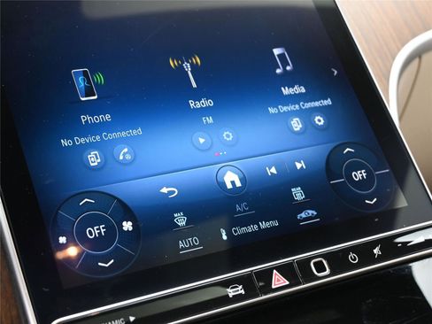 Used 2023 Mercedes-Benz C 300 4MATIC Sedan image 6