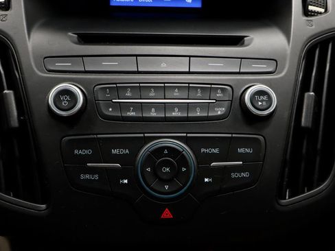 Used 2017 Ford Focus SE w/ Cold Weather Package FWD image 30