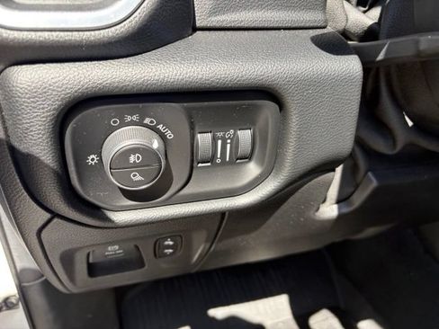 Used 2019 RAM 1500 Big Horn AWD/4WD image 14