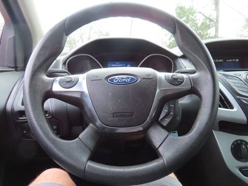 Used 2012 Ford Focus SE image 29