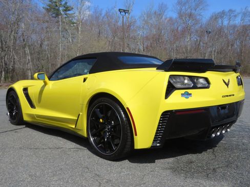 Used 2016 Chevrolet Corvette Z06 w/ 2LZ Preferred Equipment Group RWD image 7