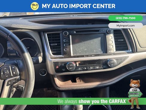 Used 2018 Toyota Highlander XLE AWD/4WD image 10