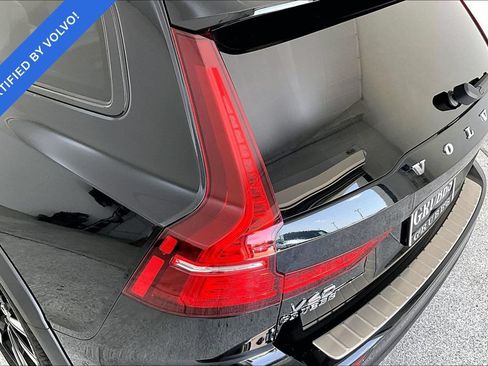 Used 2022 Volvo V60 T5 Cross Country w/ Advanced Package AWD/4WD image 39