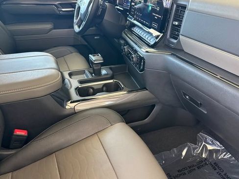 Used 2023 Chevrolet Silverado 1500 ZR2 w/ Technology Package AWD/4WD image 19