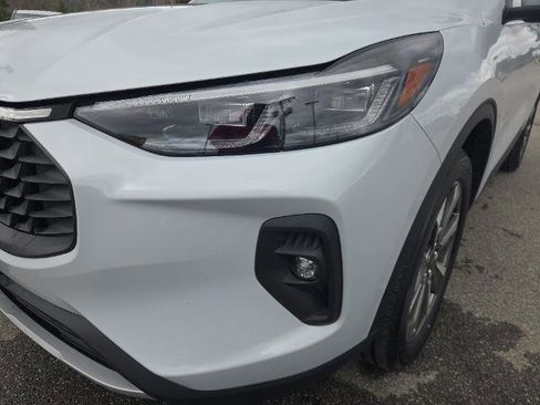 Certified 2025 Ford Escape Platinum AWD/4WD image 6