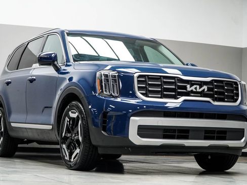 Used 2023 Kia Telluride S w/ S Sunroof Package AWD/4WD image 4