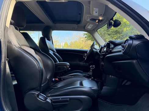 Used 2015 MINI Cooper 2-Door Hardtop image 17