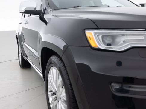 Used 2018 Jeep Grand Cherokee Summit AWD/4WD image 11