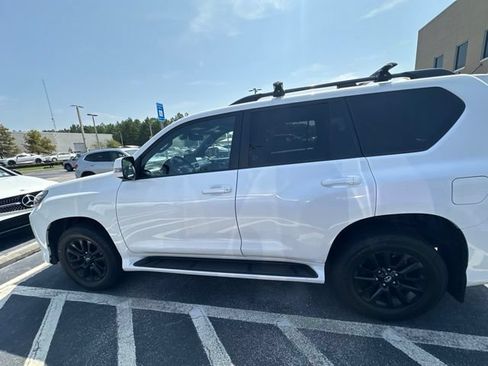 Used 2022 Lexus GX 460 w/ Black Line Special Edition AWD/4WD image 2