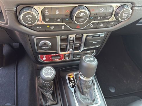 New 2026 Jeep Wrangler Unlimited Rubicon 392 w/ Quick Order Package 27X Moab AWD/4WD image 20