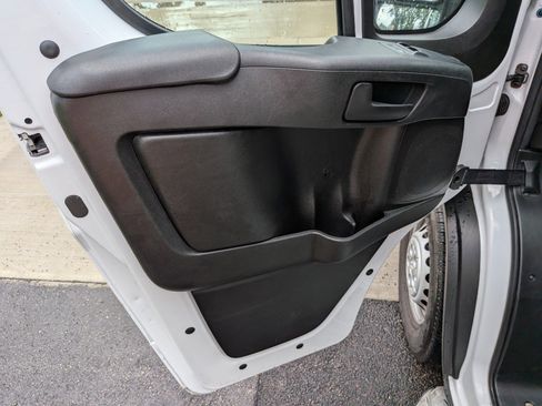 Used 2025 RAM ProMaster 2500 w/ U-Haul Equipment Group FWD image 19