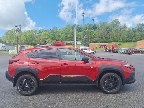 Used 2025 Subaru Crosstrek 2.5i Wilderness AWD/4WD image 2