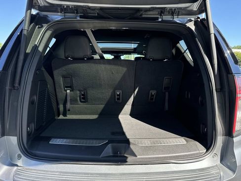 Used 2023 Chevrolet Tahoe RST AWD/4WD image 11
