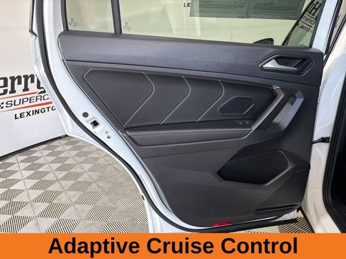 Used 2023 Volkswagen Tiguan SE R-Line FWD image 14