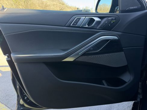 Used 2025 BMW X6 xDrive40i w/ Executive Package image 77