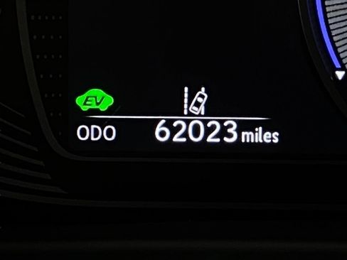 Used 2020 Lexus UX 250h w/ Premium Package image 17