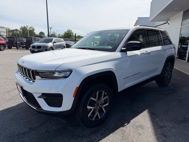 New 2027 Jeep Grand Cherokee 4WD image 32