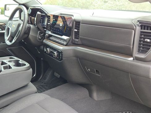 Used 2024 Chevrolet Silverado 1500 LT image 29