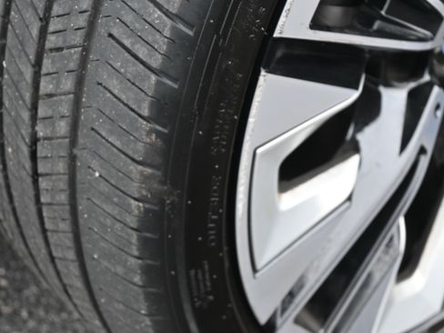 Used 2024 BMW 530i w/ Convenience Package image 15