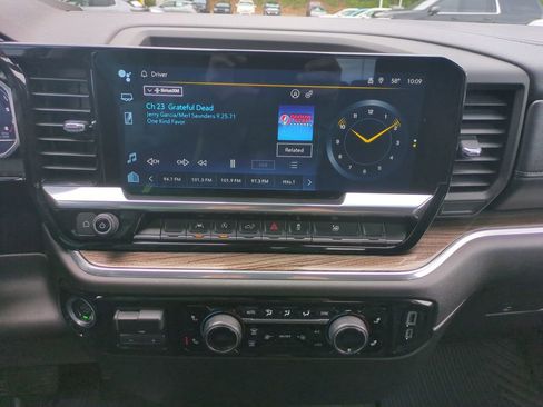 Used 2025 Chevrolet Silverado 1500 LT RWD image 22