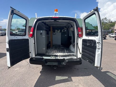 Used 2014 Chevrolet Express 2500 RWD image 13