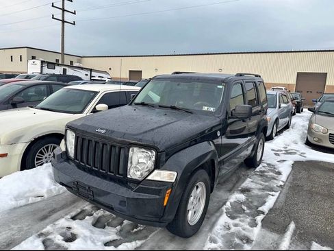 Used 2009 Jeep Liberty Sport w/ Popular Equipment Group image 1