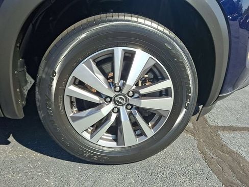 Used 2023 Nissan Pathfinder SL w/ Lighting Package (N92) AWD/4WD image 8