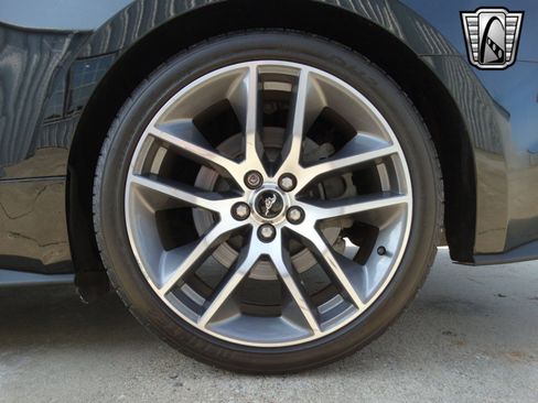 Used 2015 Ford Mustang GT Premium image 10