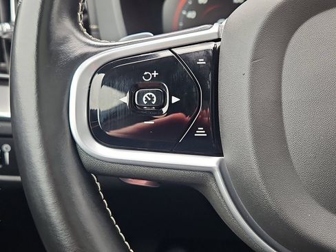 Used 2020 Volvo XC60 T6 R-Design w/ Protection Package Premier AWD/4WD image 27