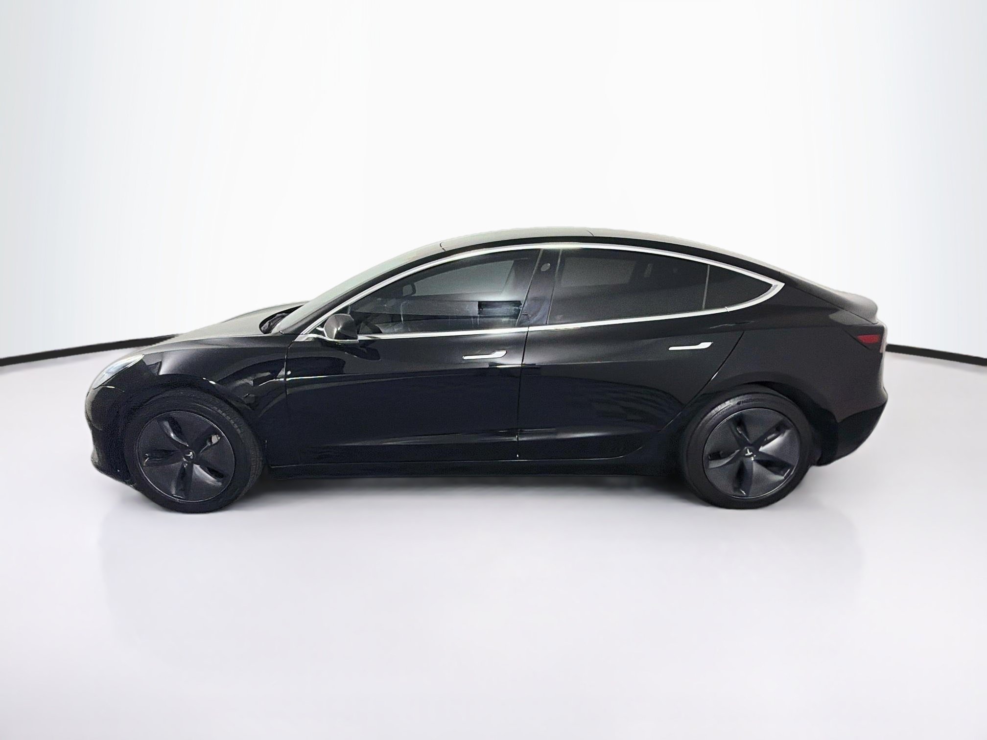 Used 2018 Tesla Model 3 Long Range RWD image 4