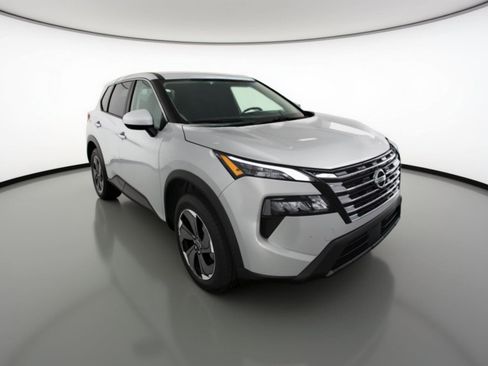 Used 2025 Nissan Rogue SV image 1