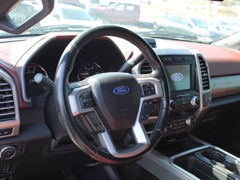 Used 2021 Ford F250 Platinum image 8