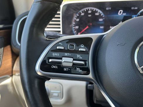 Used 2022 Mercedes-Benz GLS 450 4MATIC image 39