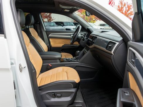 Used 2022 Volkswagen Atlas Cross Sport SEL Premium R-Line image 10