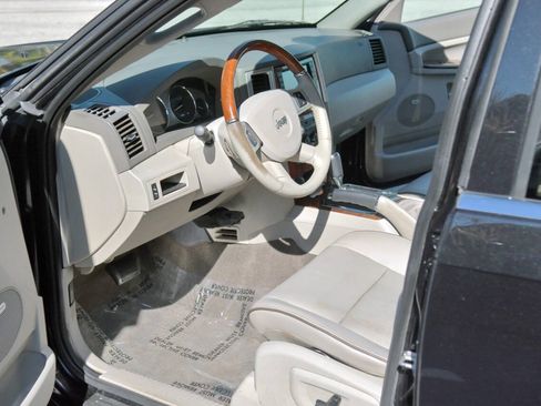 Used 2008 Jeep Grand Cherokee Overland w/ Mopar Chrome Edition Group AWD/4WD image 18