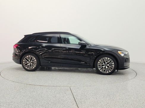 Used 2024 Audi Q8 e-tron Premium Plus AWD/4WD image 4