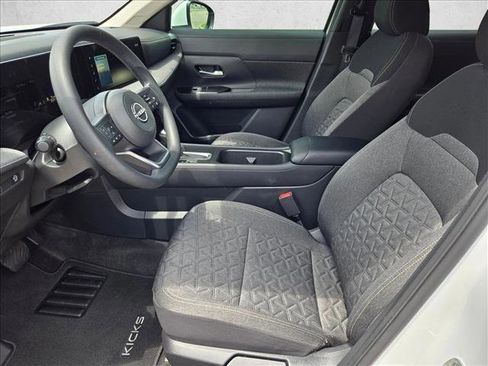 Used 2025 Nissan Kicks SV FWD image 15