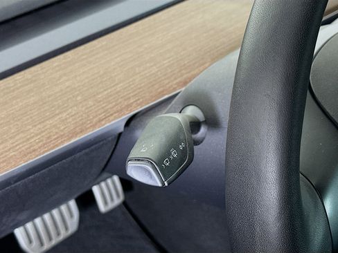 Used 2021 Tesla Model 3 Performance image 16