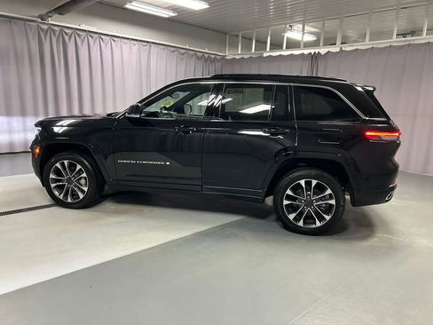 Used 2024 Jeep Grand Cherokee Overland image 4