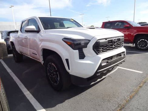 Used 2025 Toyota Tacoma TRD Sport w/ TRD Sport Upgrade Package AWD/4WD image 6