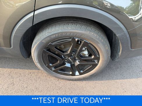 Certified 2024 Kia Telluride SX X-Line AWD/4WD image 12