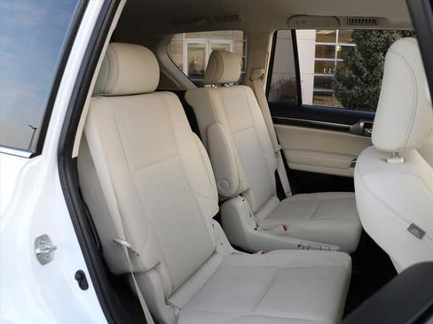 Used 2023 Lexus GX 460 Premium w/ Accessory Package image 13