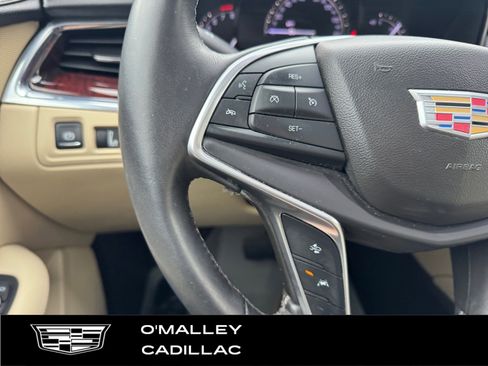 Used 2017 Cadillac XT5 Luxury w/ Driver Awareness Package image 18