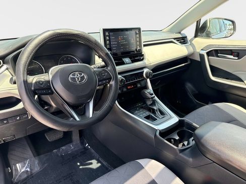 Used 2019 Toyota RAV4 XLE AWD/4WD image 15