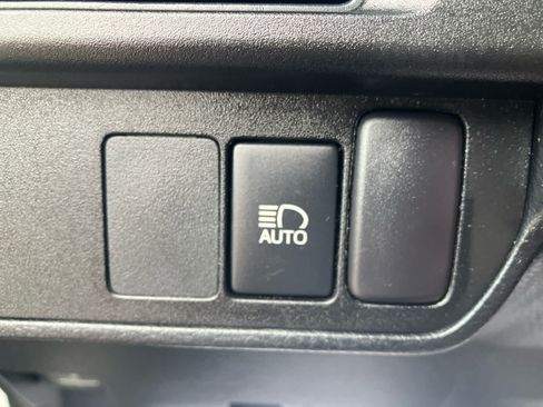 Used 2019 Toyota Tacoma SR w/ SX Package AWD/4WD image 13