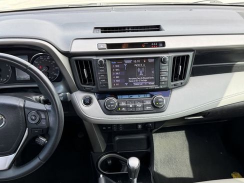 Used 2018 Toyota RAV4 Limited FWD image 14